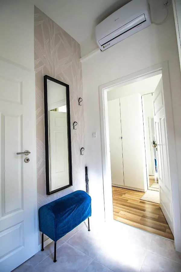 A Noble Way Apartment Budapest 0*,